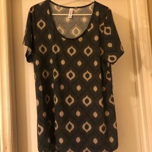 NWT 2XL LuLaRoe Classic Tee